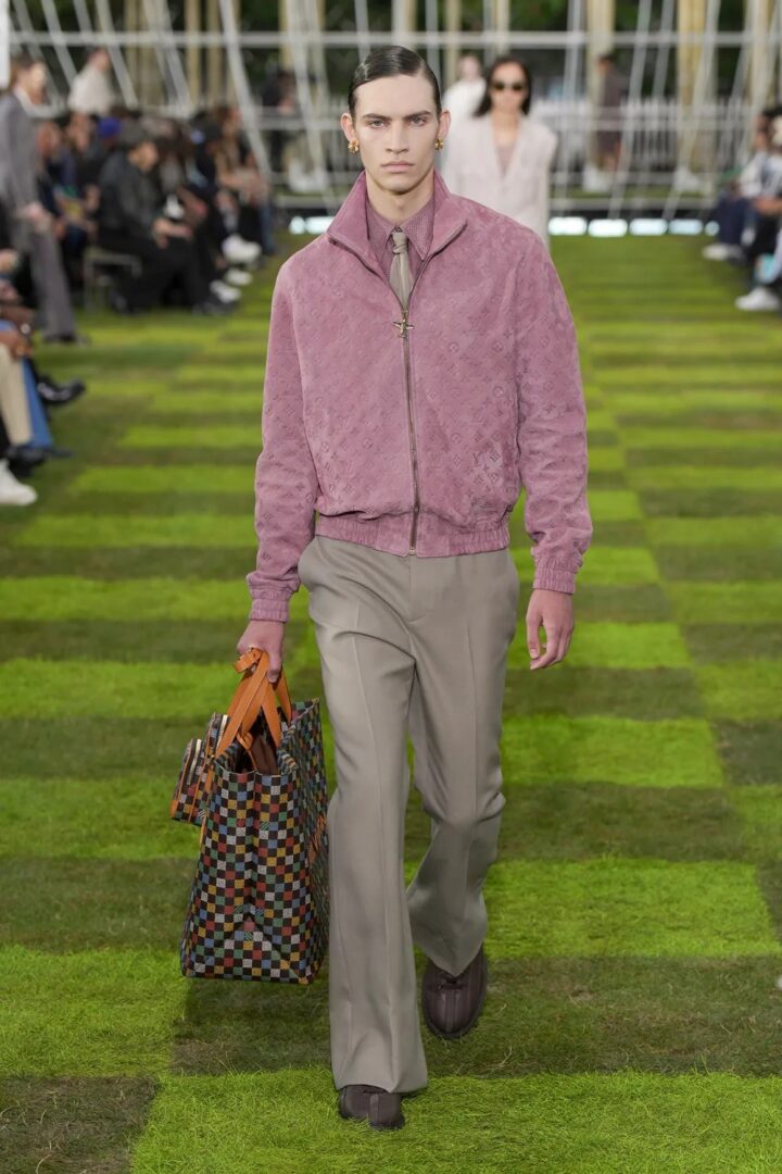 Louis Vuitton presentó su colección Spring Summer 2025